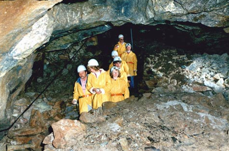 Abstieg in das Besucherbergwerk Zinnwald